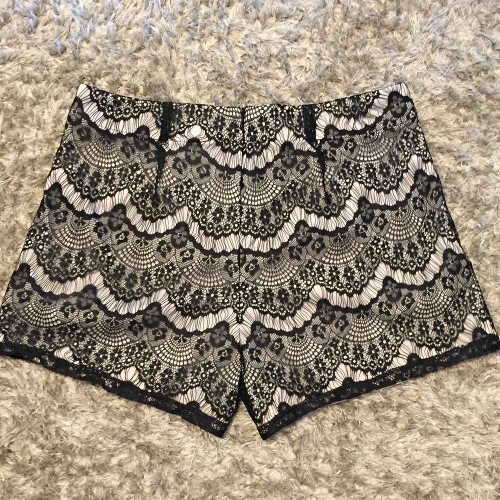 ARDEN B | Black & Cream Lace Trouser Shorts